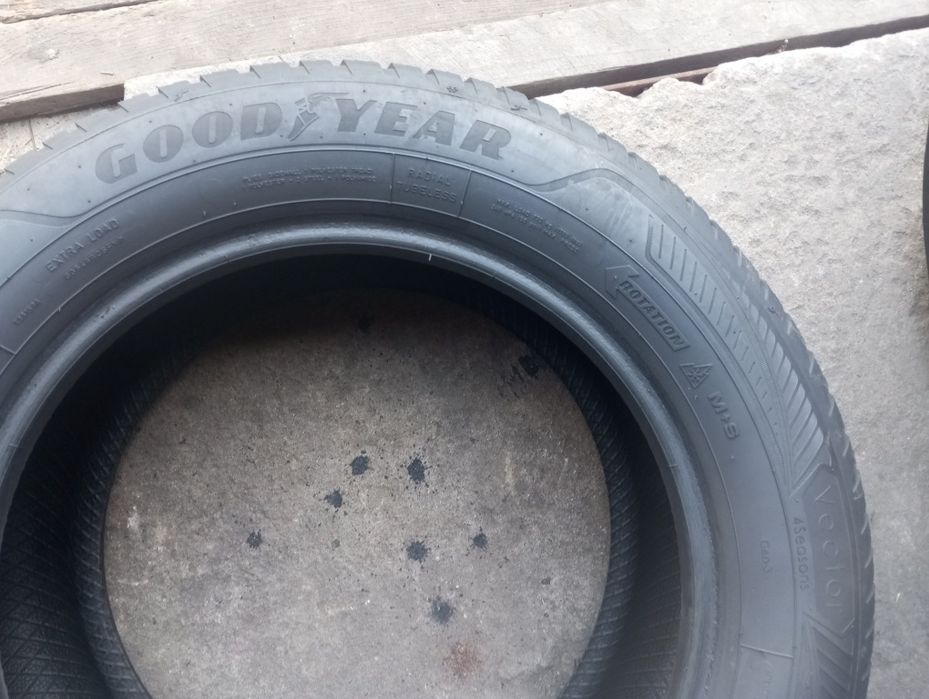 Opony zimowe 225/55/16 całoroczne. Super stan