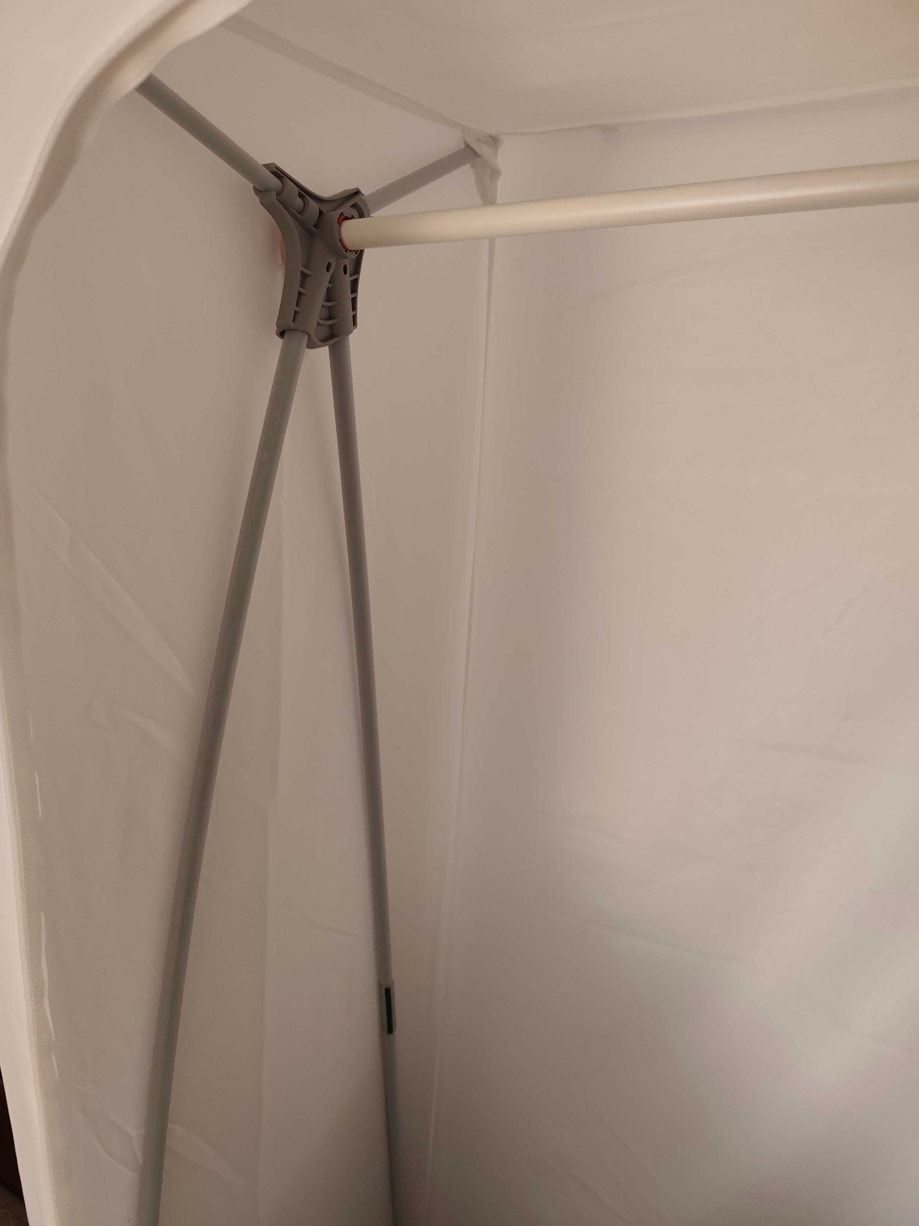 Roupeiros VUKU IKEA