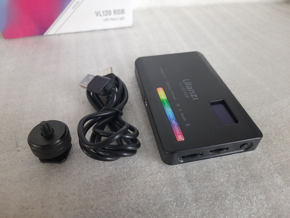 Накамерне світло з регулятором яскравості Ulanzi VL120 RGB