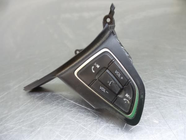 Comandos do volante FORD Focus III