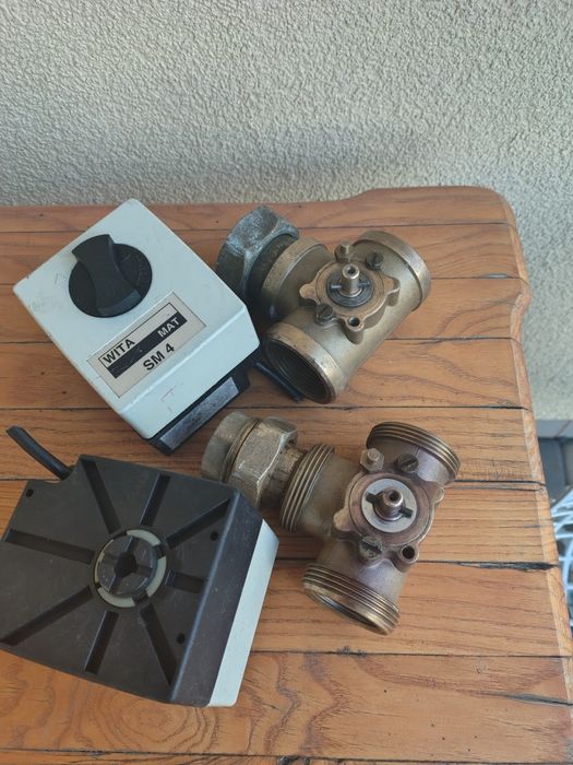 Zawór trójdrożny DN32 i 25 z napędem