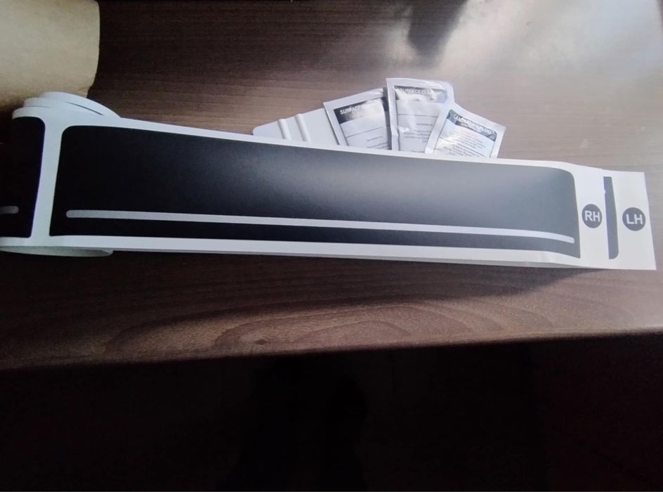 Nowe oryginalne folie ochronne do progów VW.