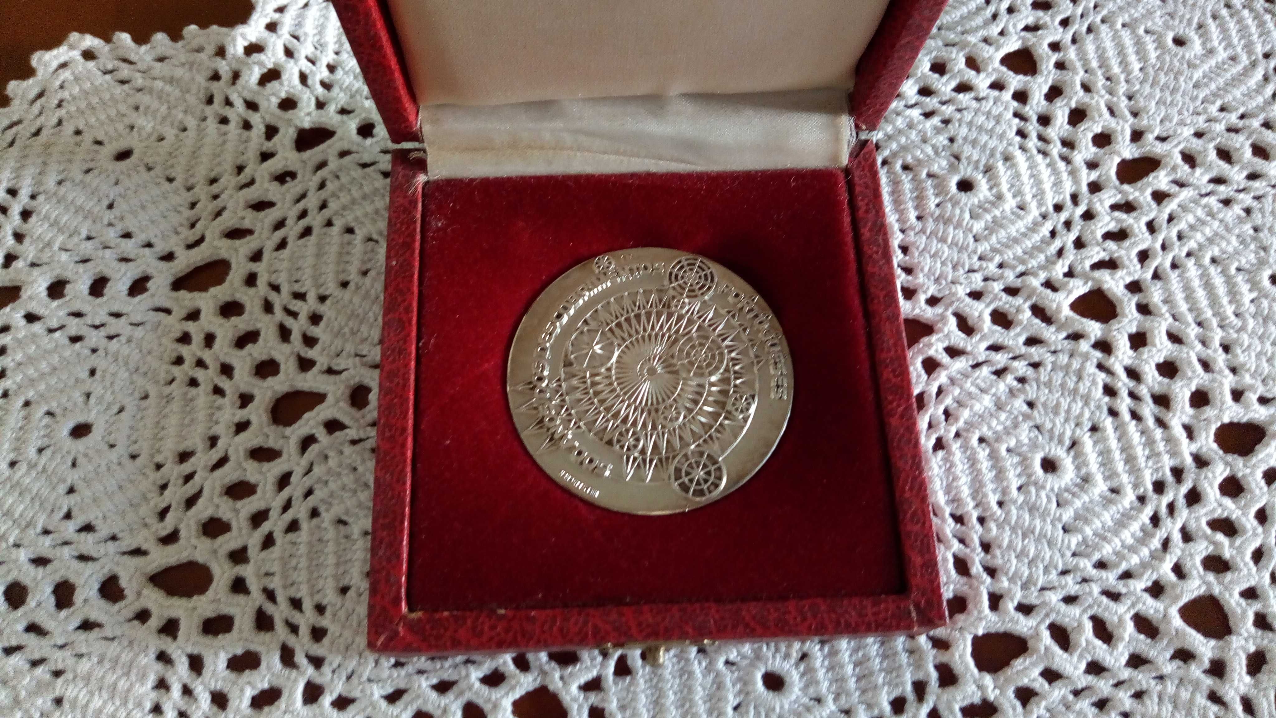 Medalha de Prata 900% Montepio Geral. (Ver Descritivo)