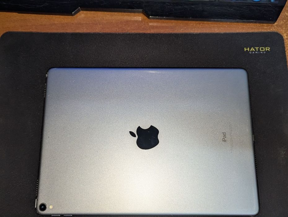 iPad Pro 10.5 64gb + (чохол книжка, захисне скло)