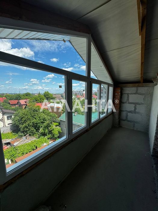 Дворівнева квартира з мансардою у зеленій зоні