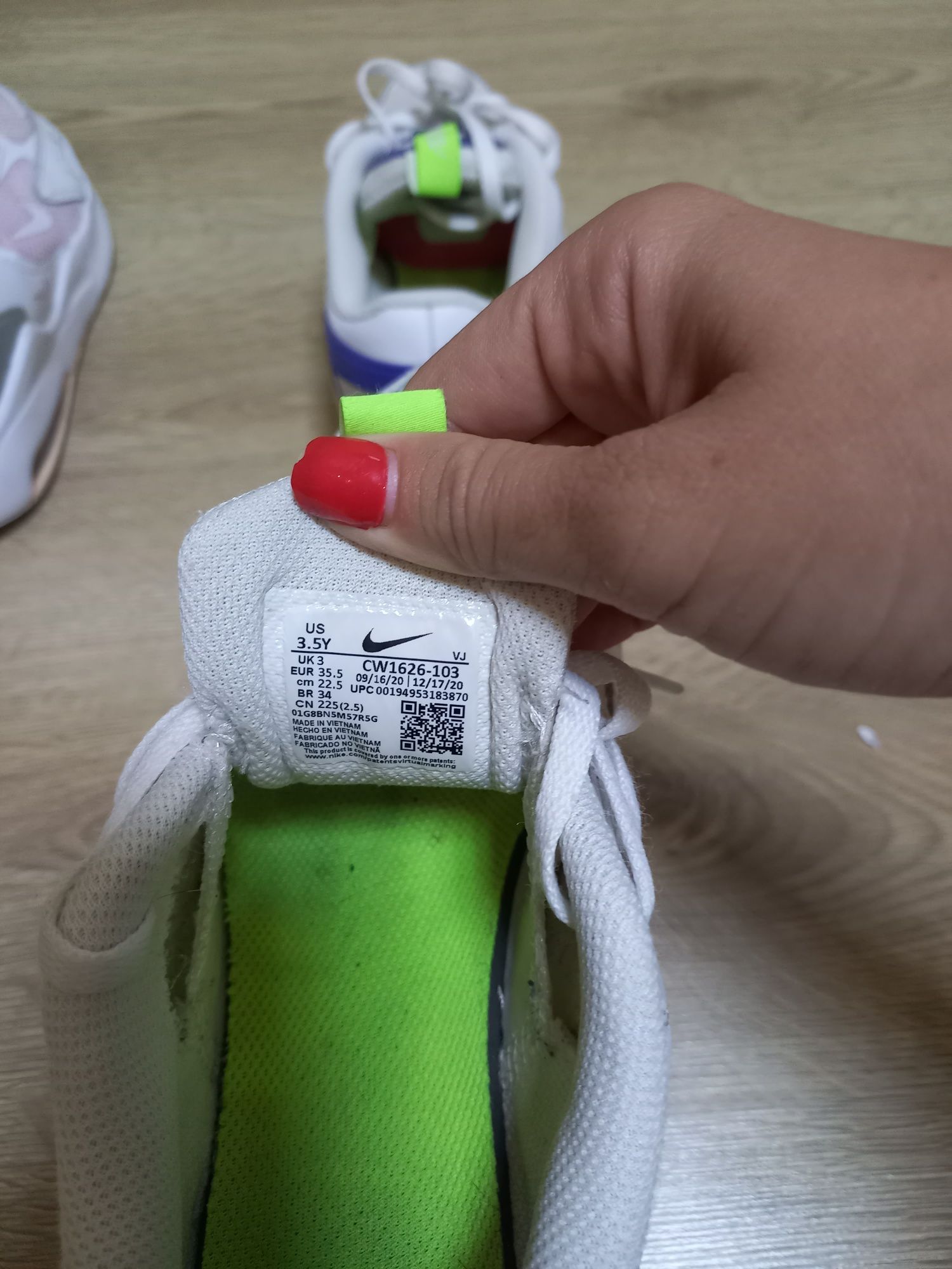 Кросівки Nike Air Max Bolt