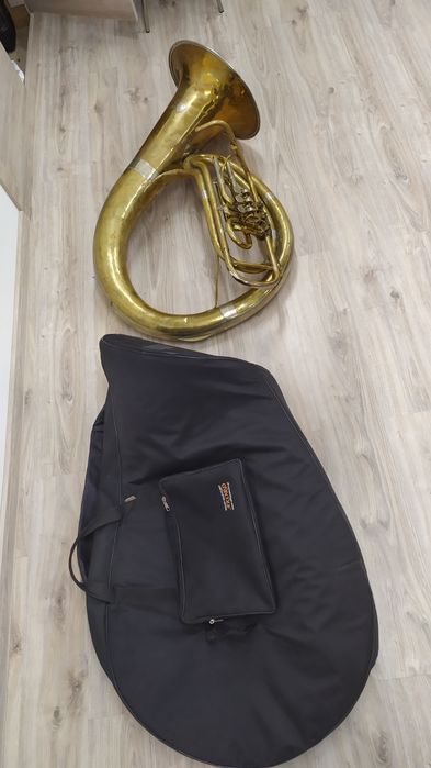 Helikon B ( Sakshorn basowy, tuba )