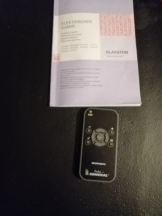 Kominek elektryczny Klarstein Carinthia, moc od 900 do 1800W.pilot