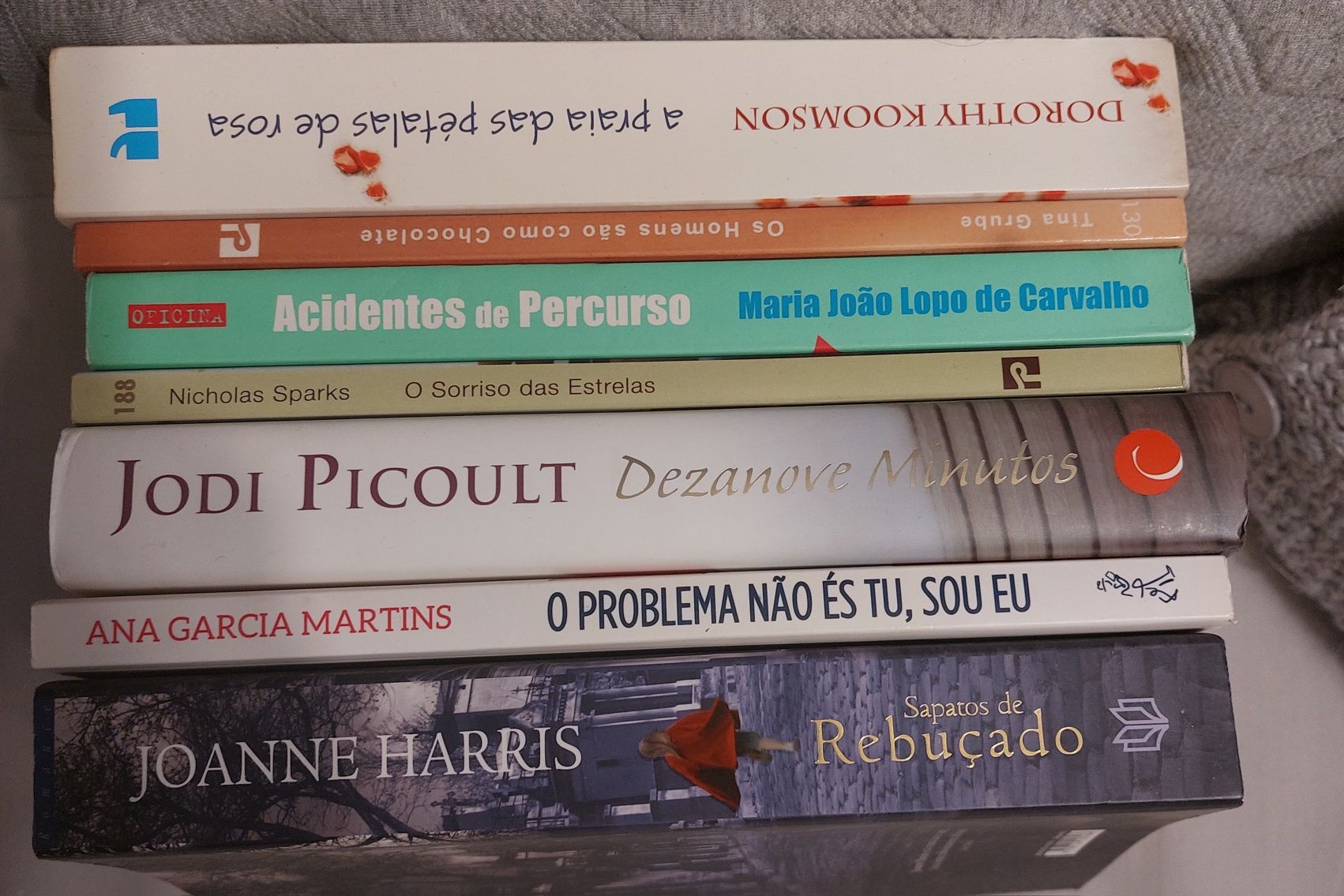 Livros variados em ótimo estado