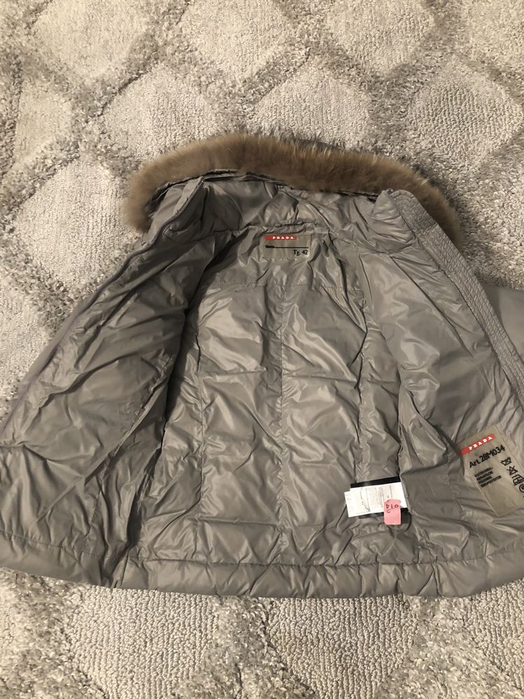 Prada - puchowa   kurtka rozmiar 36
