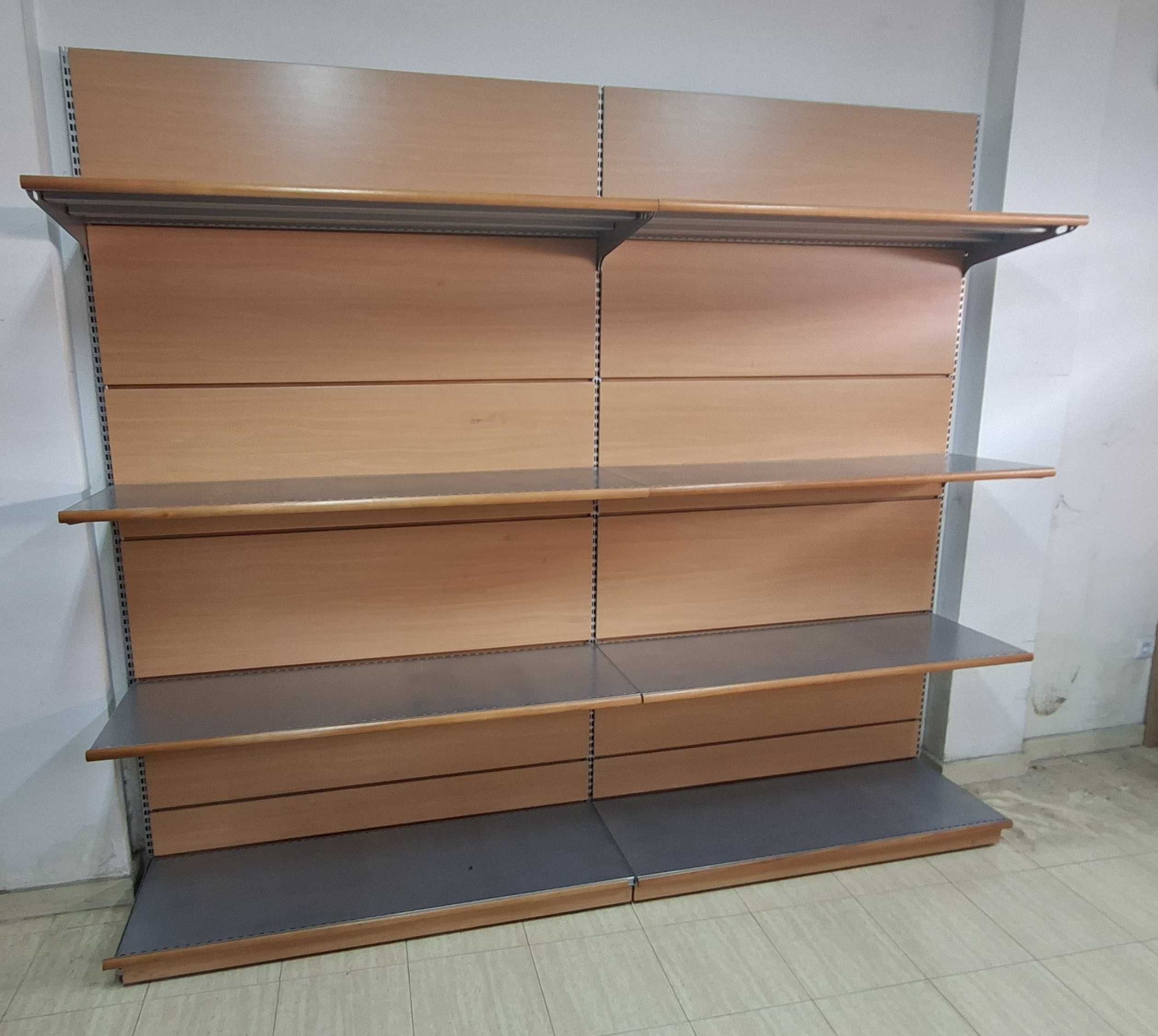 Conjunto de estantes em alumínio