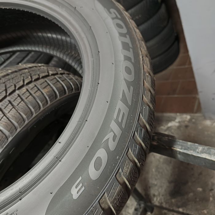 205/60/16 XL Sprzedam parę opon zimowych Pirelli