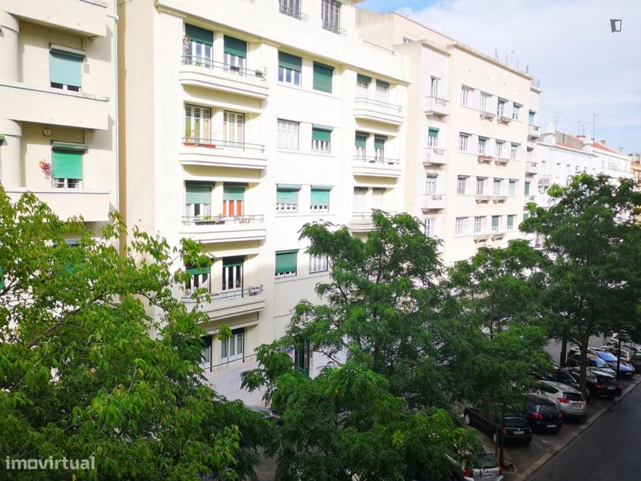 Quarto - localizado em Marquês de Pombal Lisbon