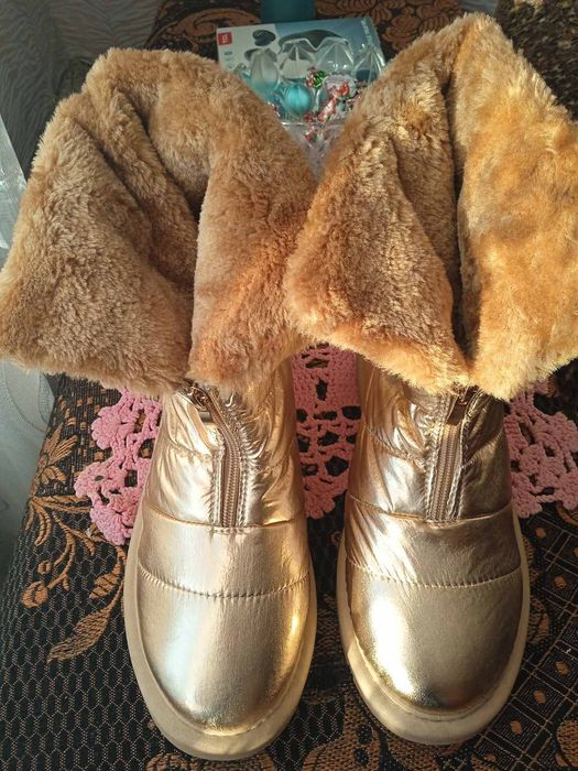 Зимові нові чобітки