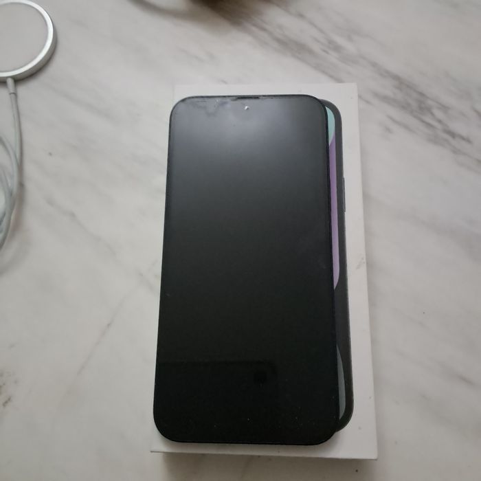 iPhone 14 Plus 256 GB – bardzo dobry stan + folia ochronna + ładowarka