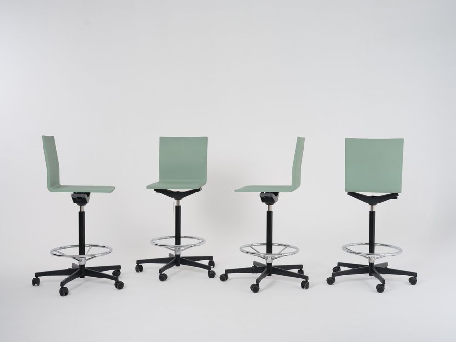 Conjunto 4x bancos altos Maarten Van Severen para a Vitra