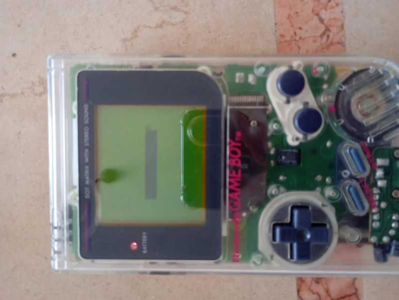 Game boy clássico transparente