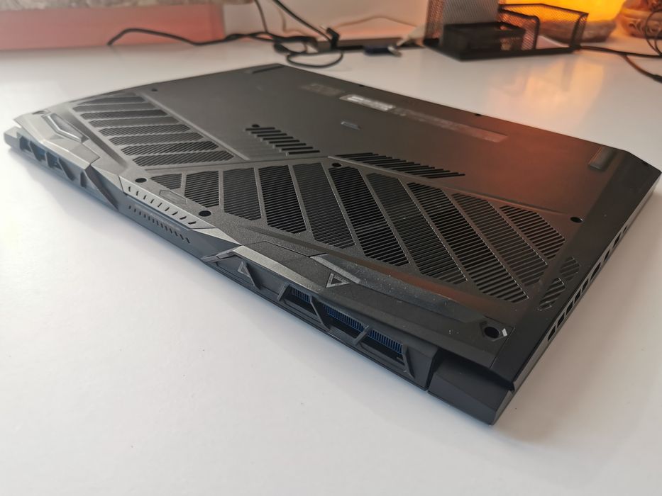 Laptop Gamingowy Acer Predator17 GTX 1650Ti i5 10Gen 16Ram 500GB 120HZ