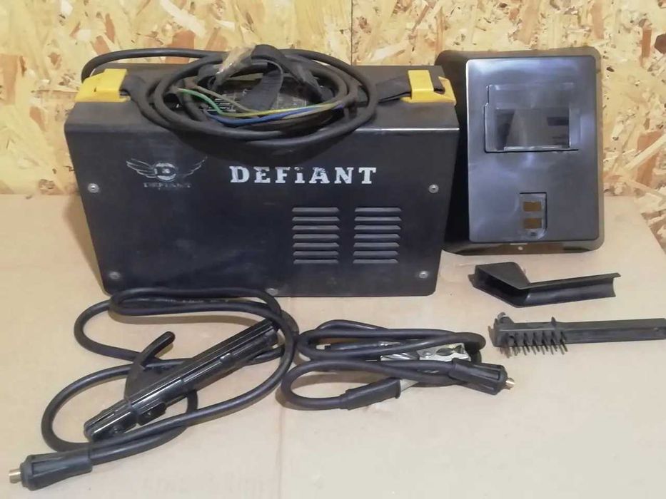 Инверторный сварочный аппарат Defiant DWI-180