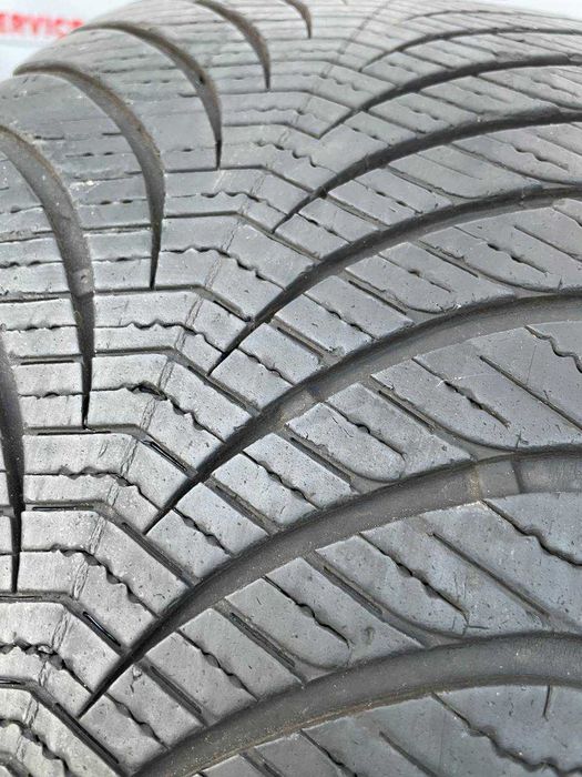 Всесезонные шины 225/55 R17 Goodyear Vector 4 Seasons резина