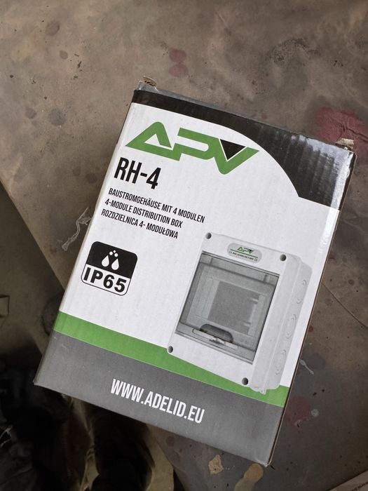 Rozdzielnica natynkowa hermetyczna APV-RH-04