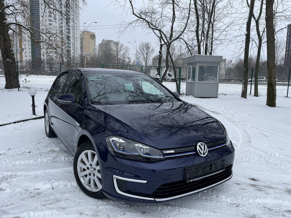 В наличии в Киеве из Норвегии Volkswagen eGolf 2018г.36kwh