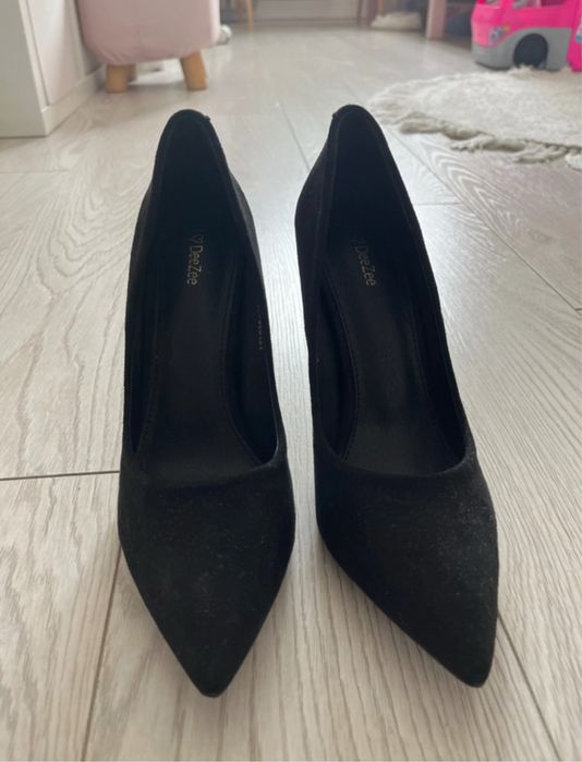 Deezee nowe szpilki czarne zamszowe 39