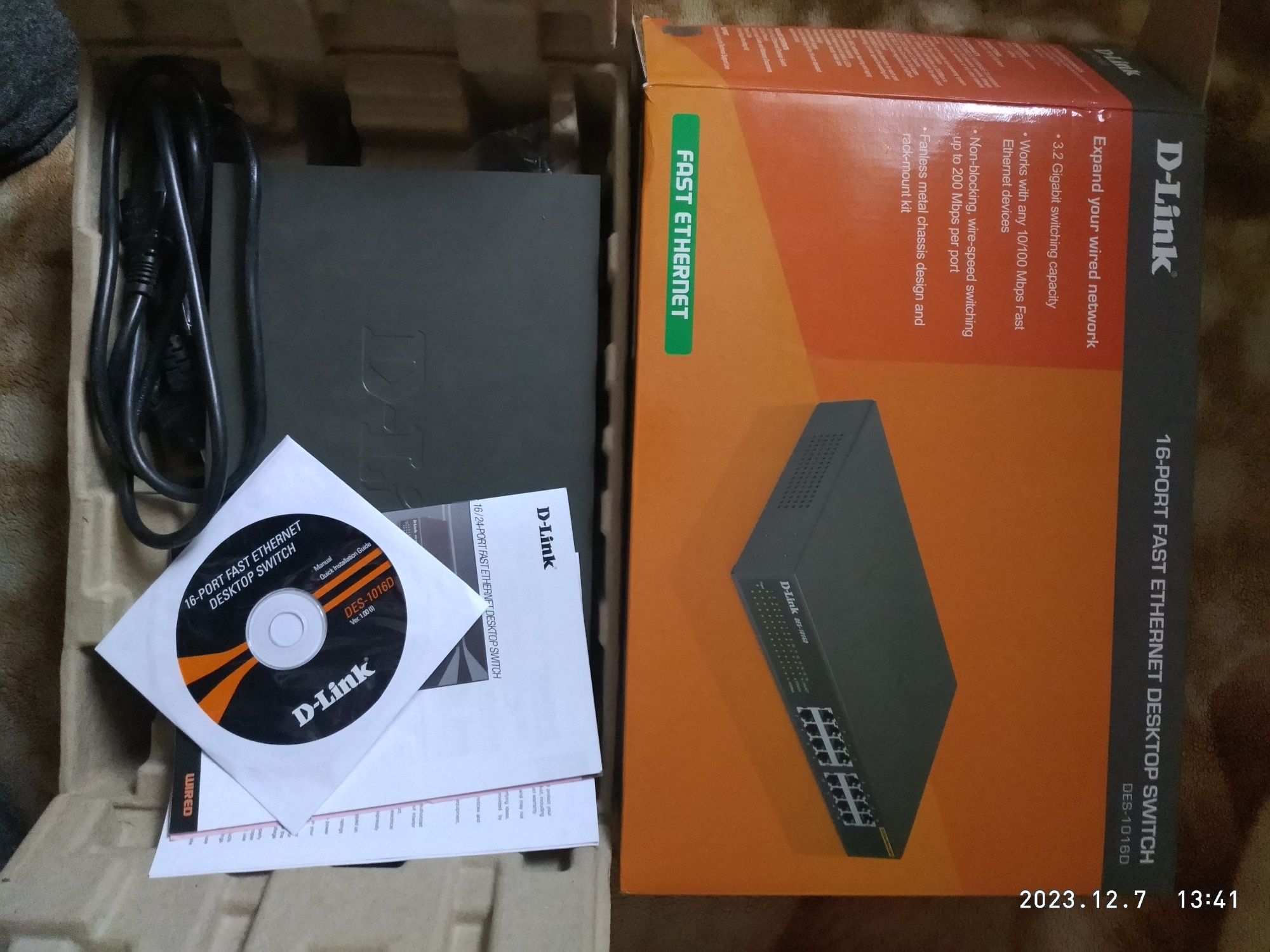 Комутатор мережевий D-Link DES-1016D