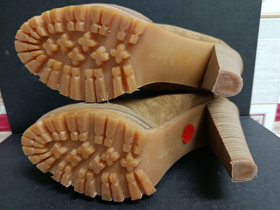 Sapatos de salto - Stradivarius - 37 - Camurça