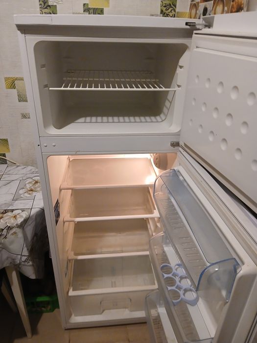 Продам холодильник Веко