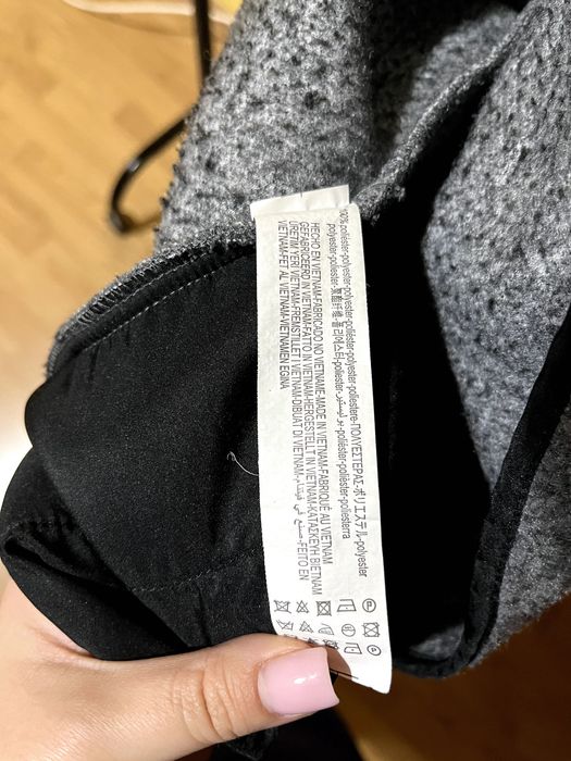 Jesienny szary płaszcz XS/S – styl i komfort na każdą okazję!