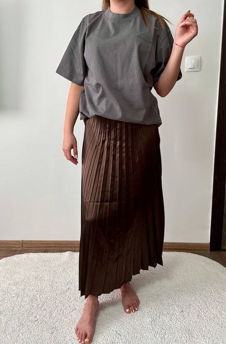 Сатинова  літня, Zara спідниця в складку маломірять