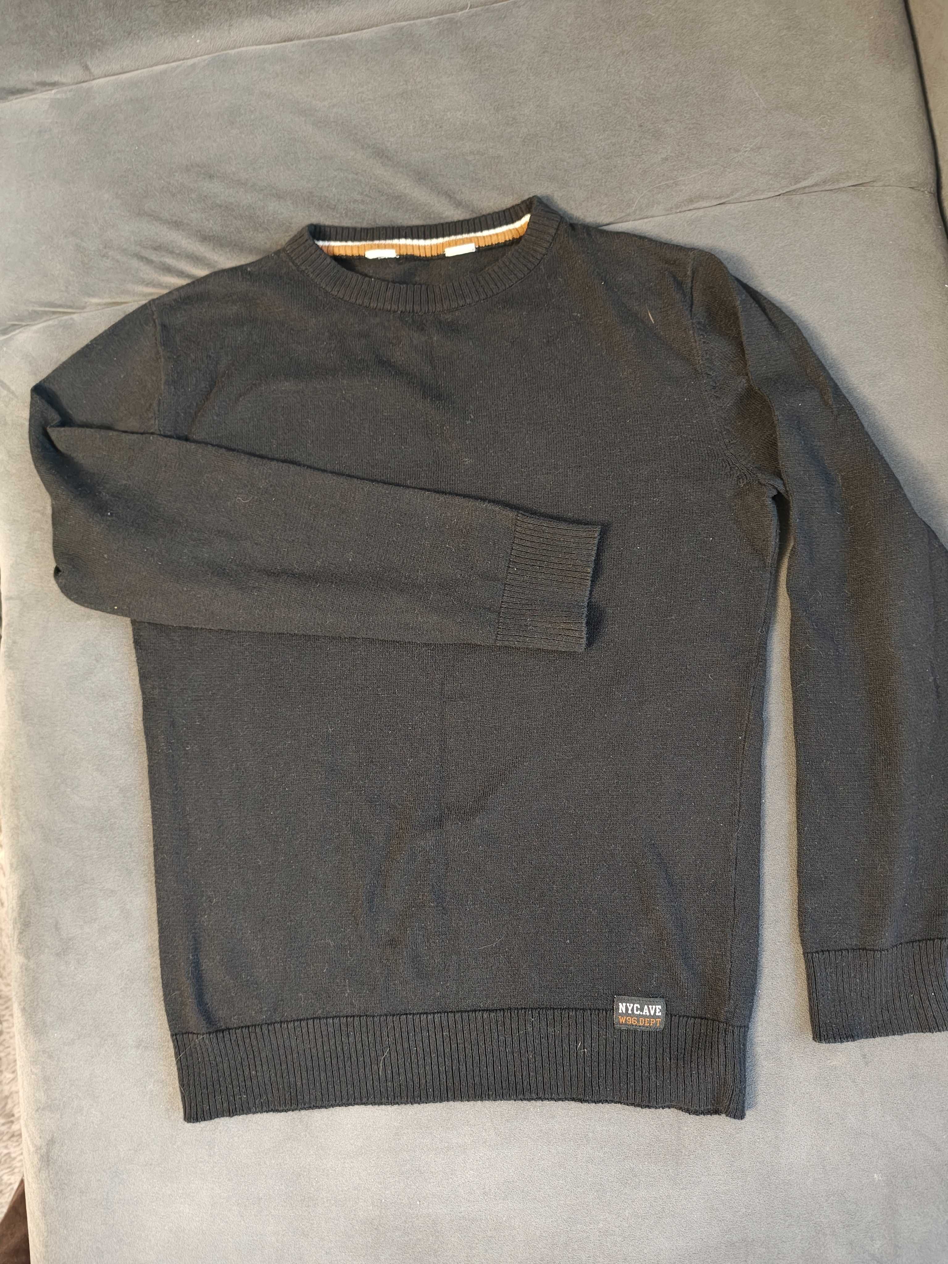 Elegancki zestaw dla chłopca: koszula, 2 koszulki i sweter r 158