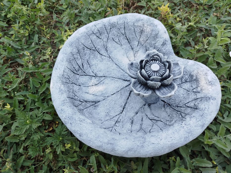 Садовые поилки, купальни, кормушки для птиц