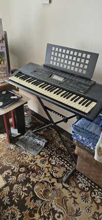 Keyboard Yamaha PSR 320 wraz ze stojakiem