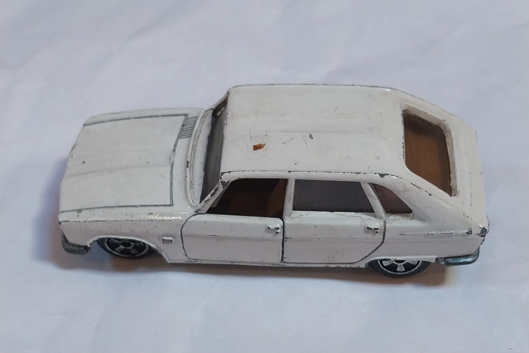 Miniatura antiga Politoys Renault 16 em escala 1/43