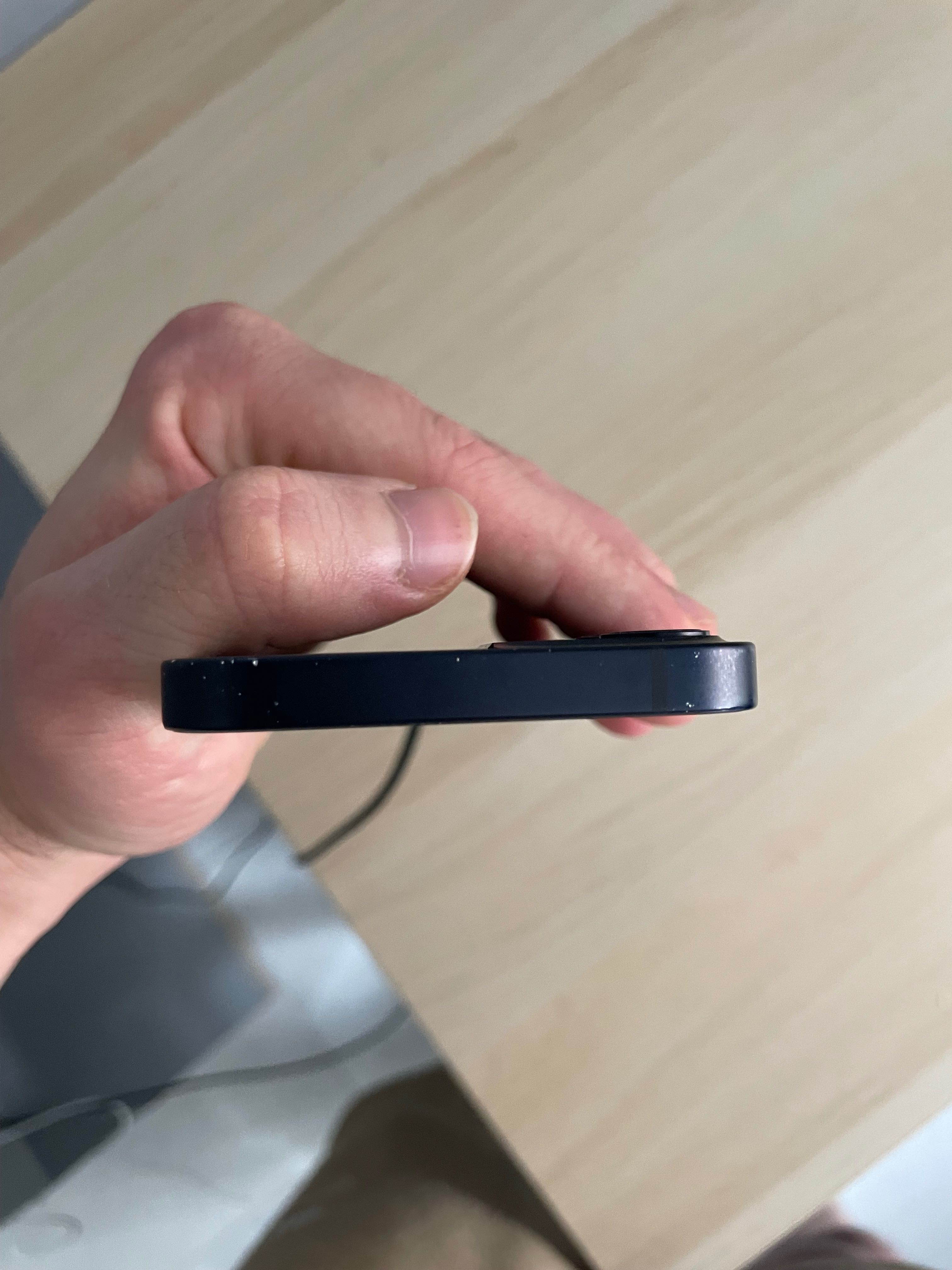 Sprzedam iPhone 11, 64 GB. W idealnym stanie, z pudełkiem.