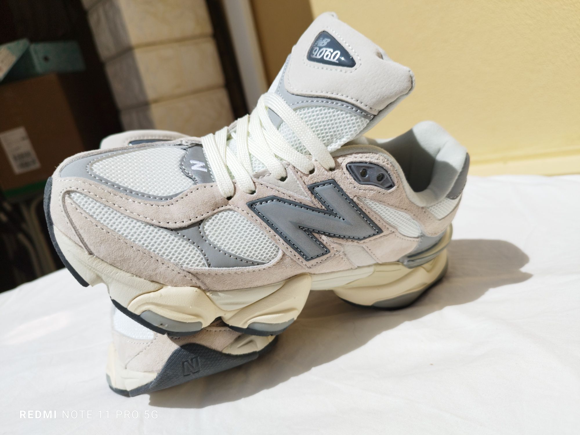 Tênis New Balance 9060