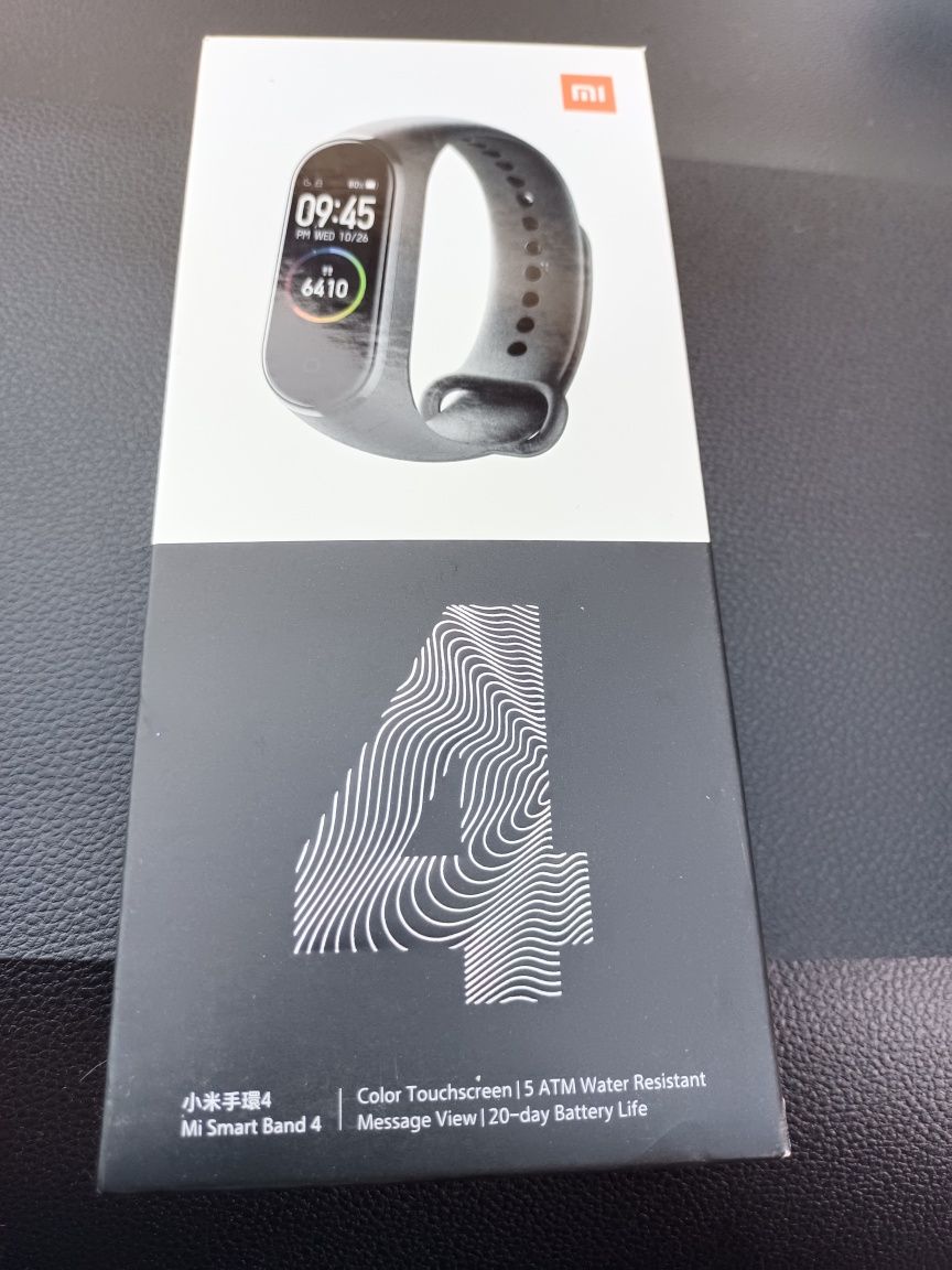 Mi band 4. Opaska sportowa