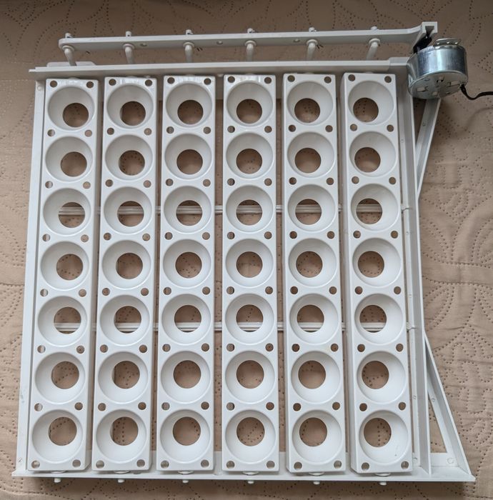 Лоток перевороту яєць