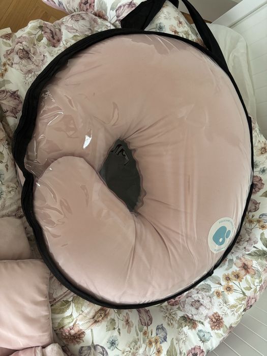 Poduszka do karmienia POOFI pudrowy roż