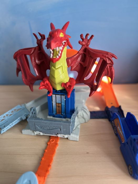Ігровий набір Атака дракона Hot Wheels оринінал