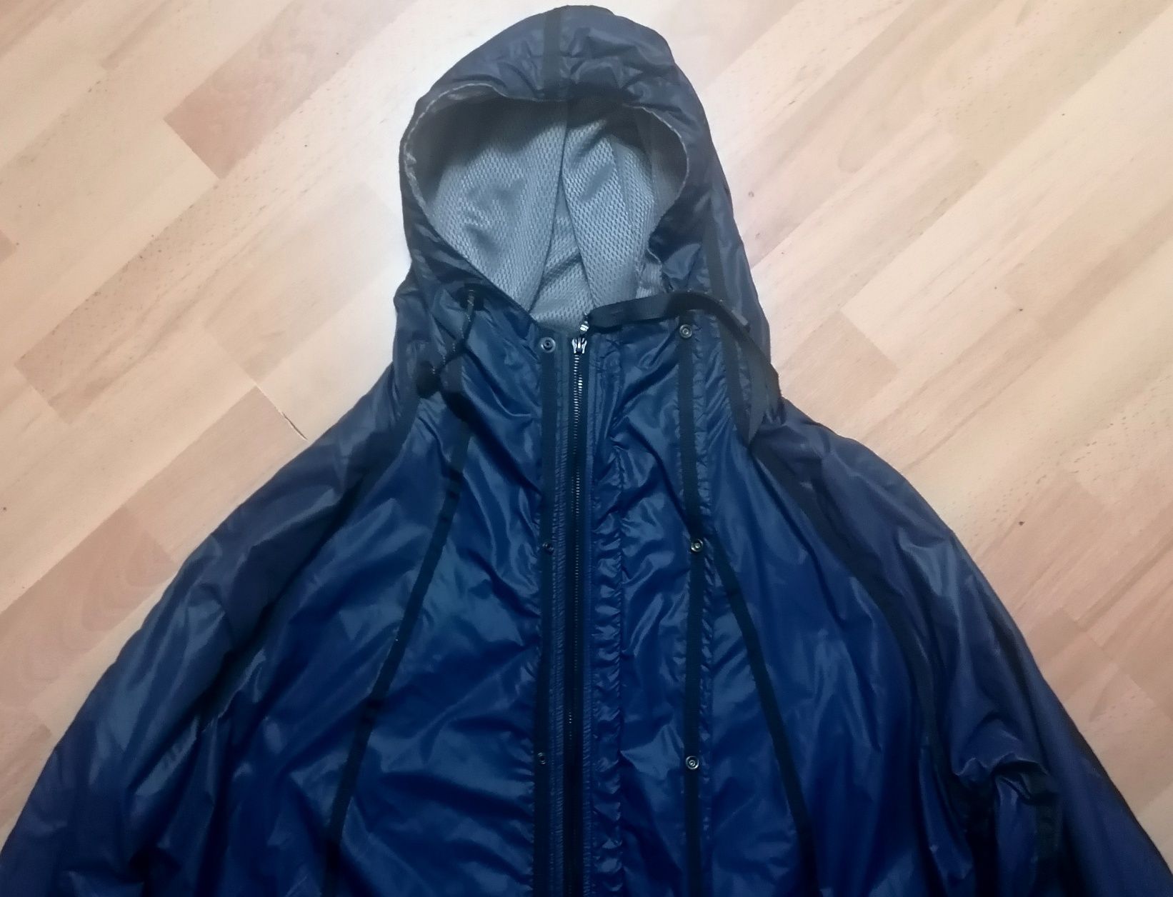 Płaszcz przeciwdeszczowy Christopher Raeburn Navy Nylon Jacket rozmiar