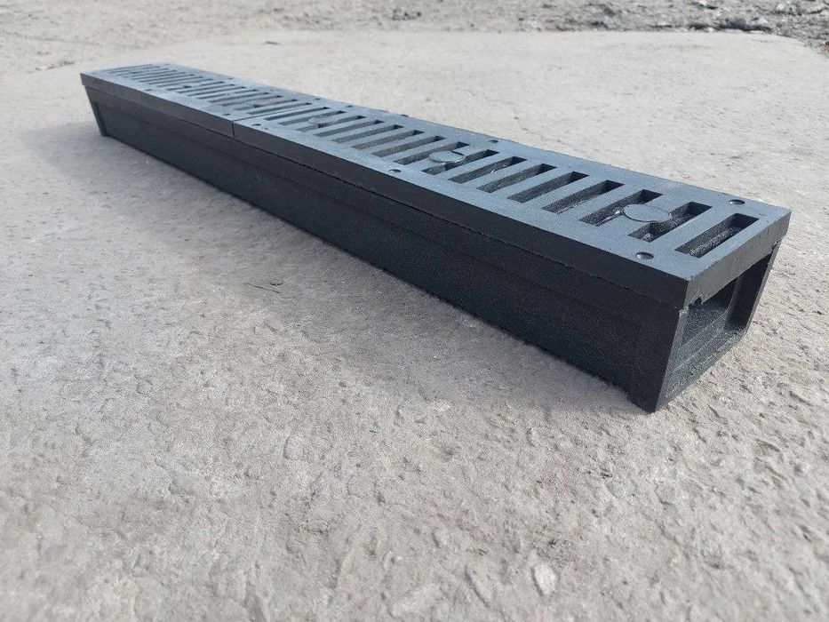 Водовідвід прямокутний в зборі з чорними решітками (А15)