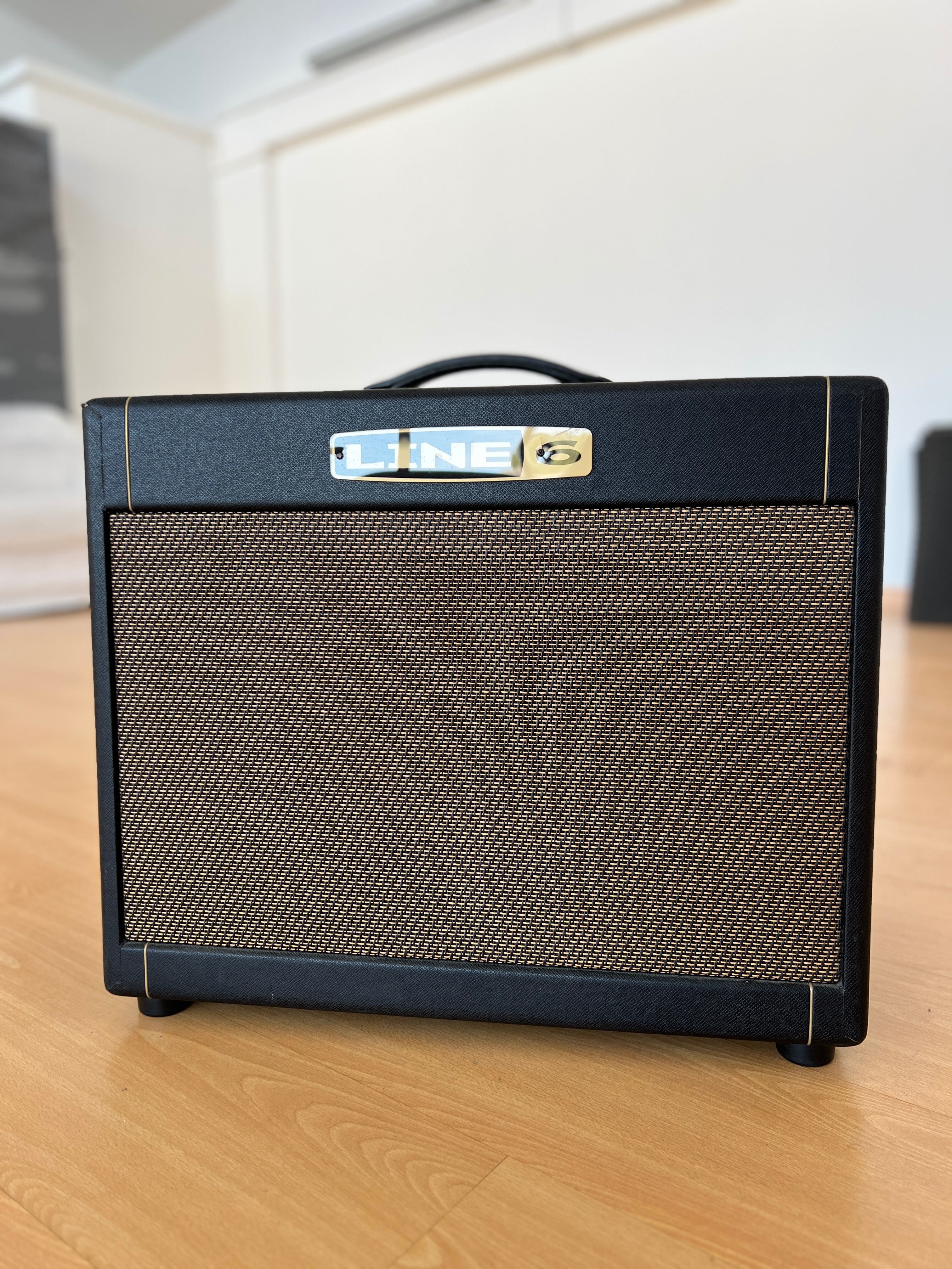 Coluna LINE6 1x12