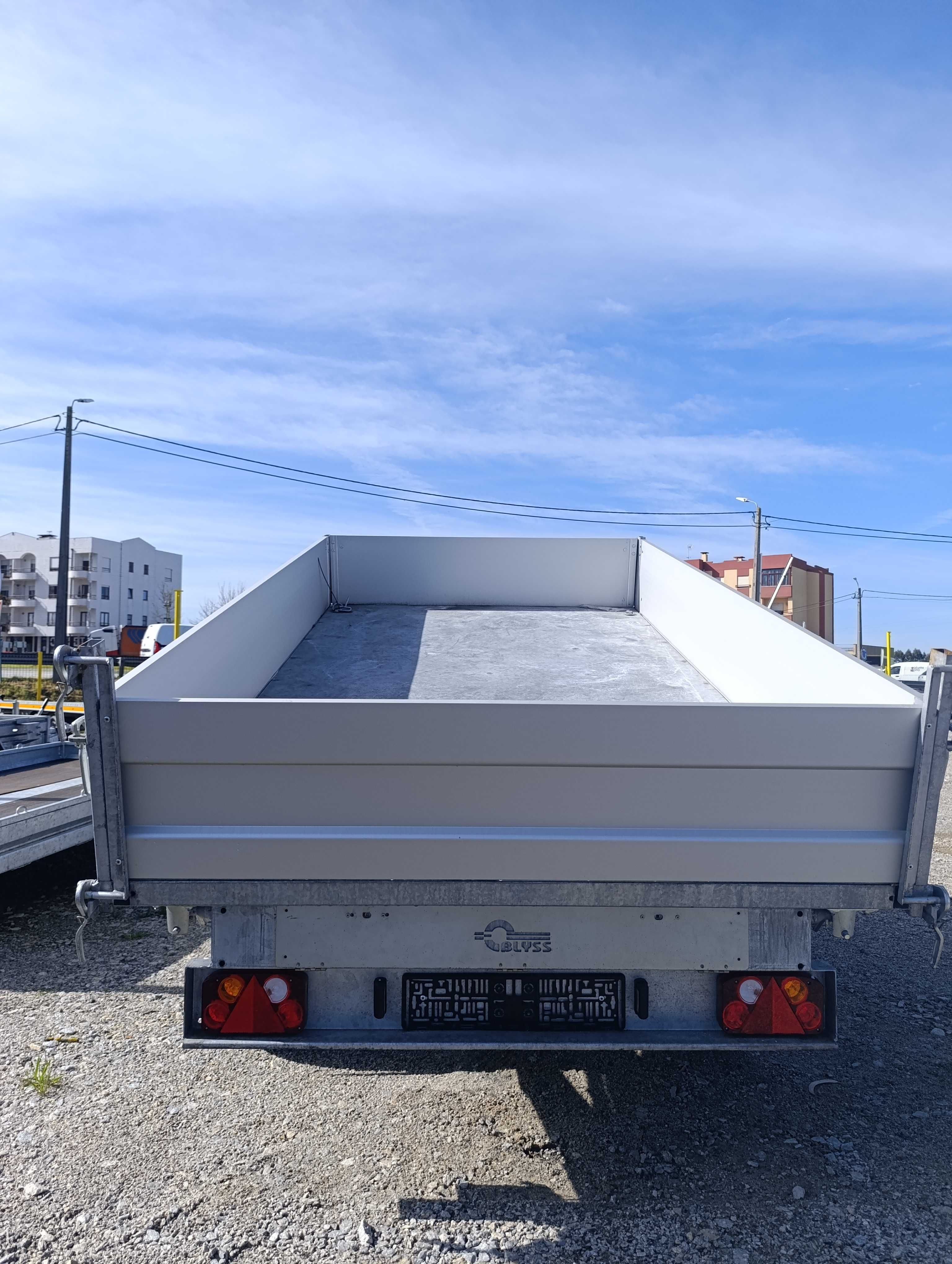 ATRELADO BASCULANTE 3 VIAS, Bomba eléctrica e manual, carrega 2550kg