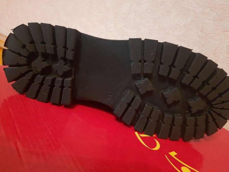 Взуття шкіряне, різне