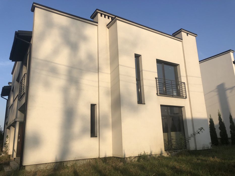 Продається котедж с.Зимна Вода