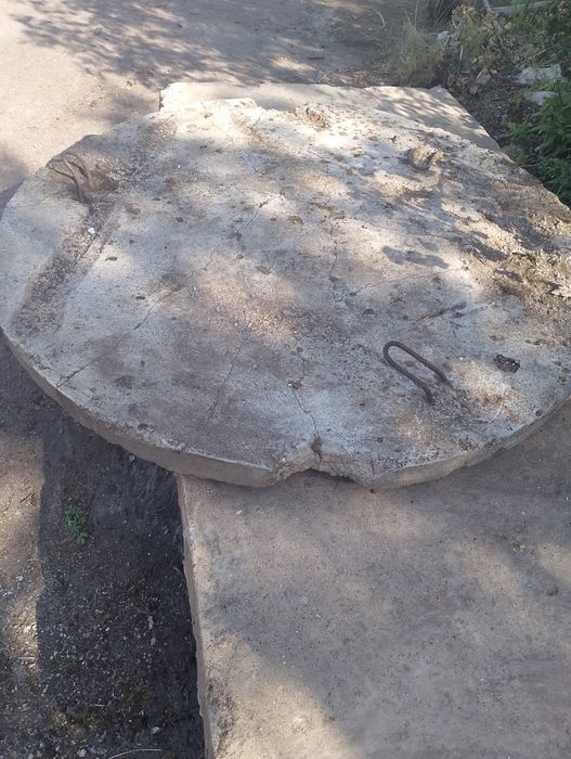 Кришка на каналізацію