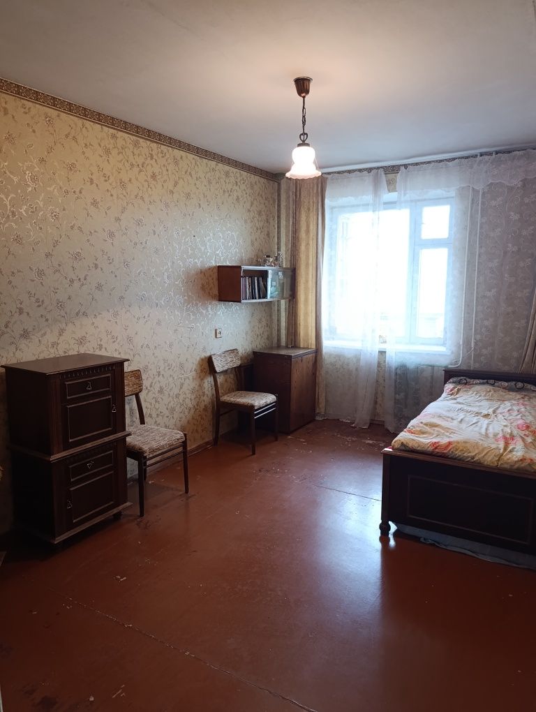 Продам 2-х кімнатну квартиру в цегляному будинку біля Градецького